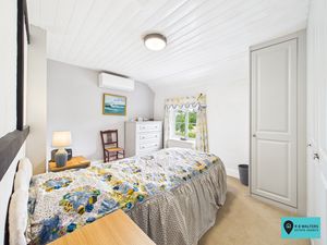 Bedroom- click for photo gallery